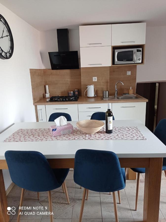 Apartman Julrich Vrbov Luaran gambar