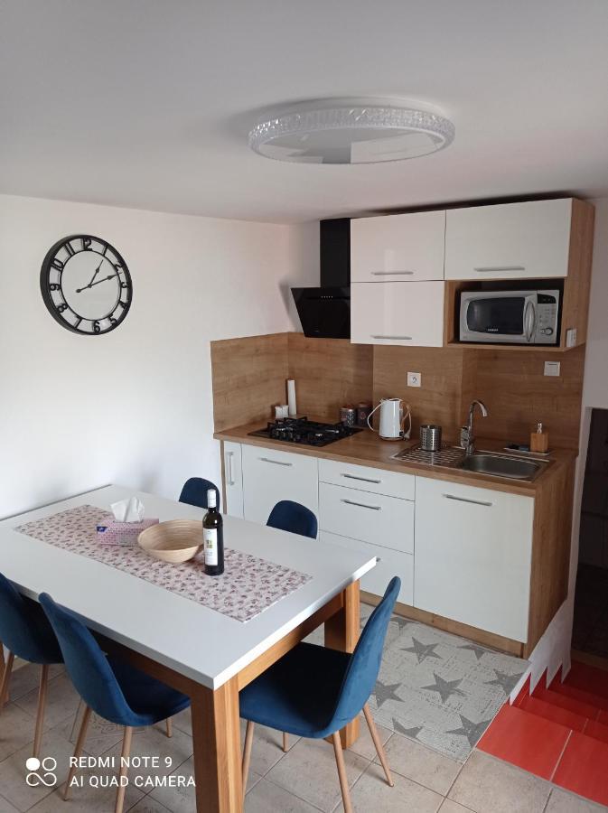 Apartman Julrich Vrbov Luaran gambar