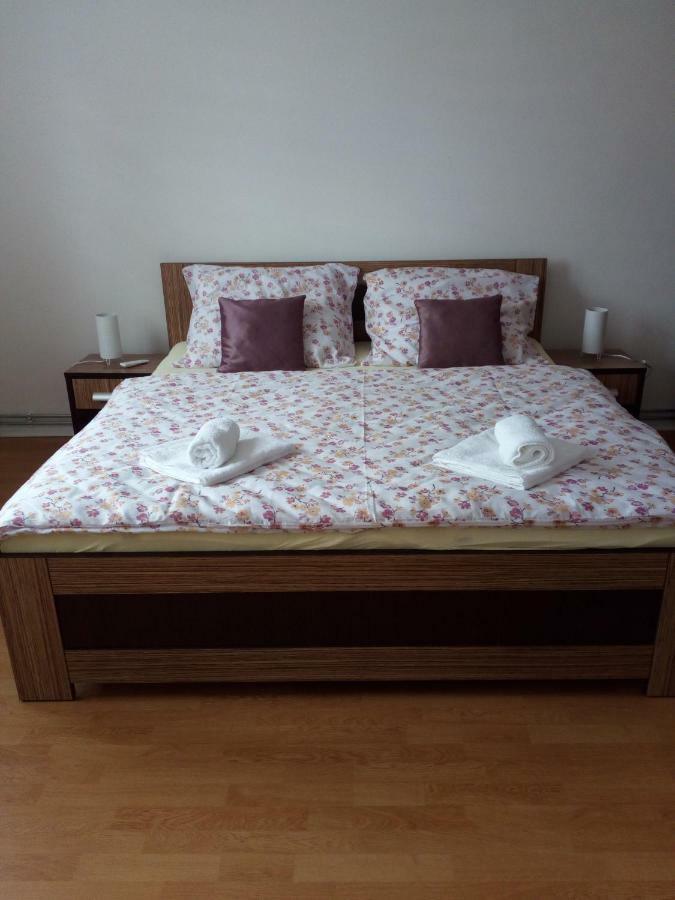 Apartman Julrich Vrbov Luaran gambar